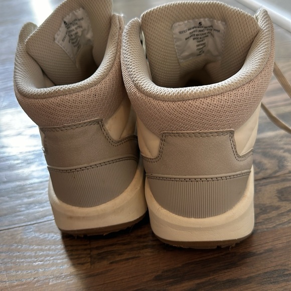 Boots - Picture 6 of 6